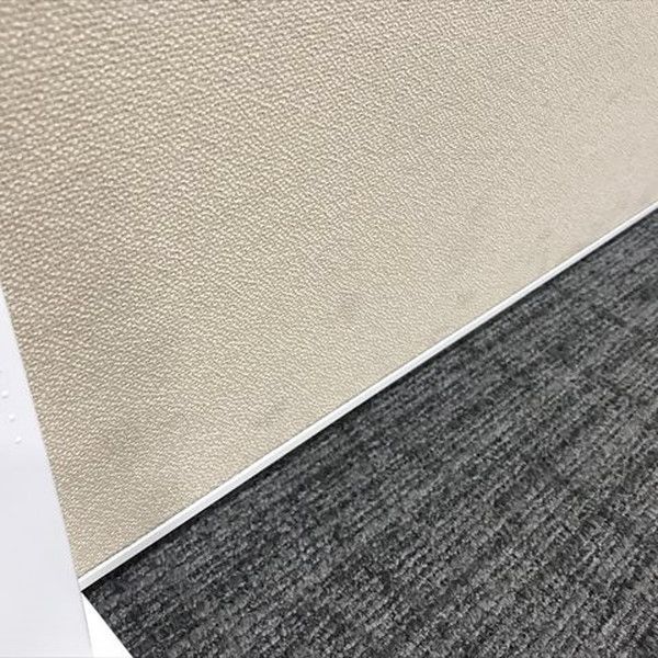 ベージュ