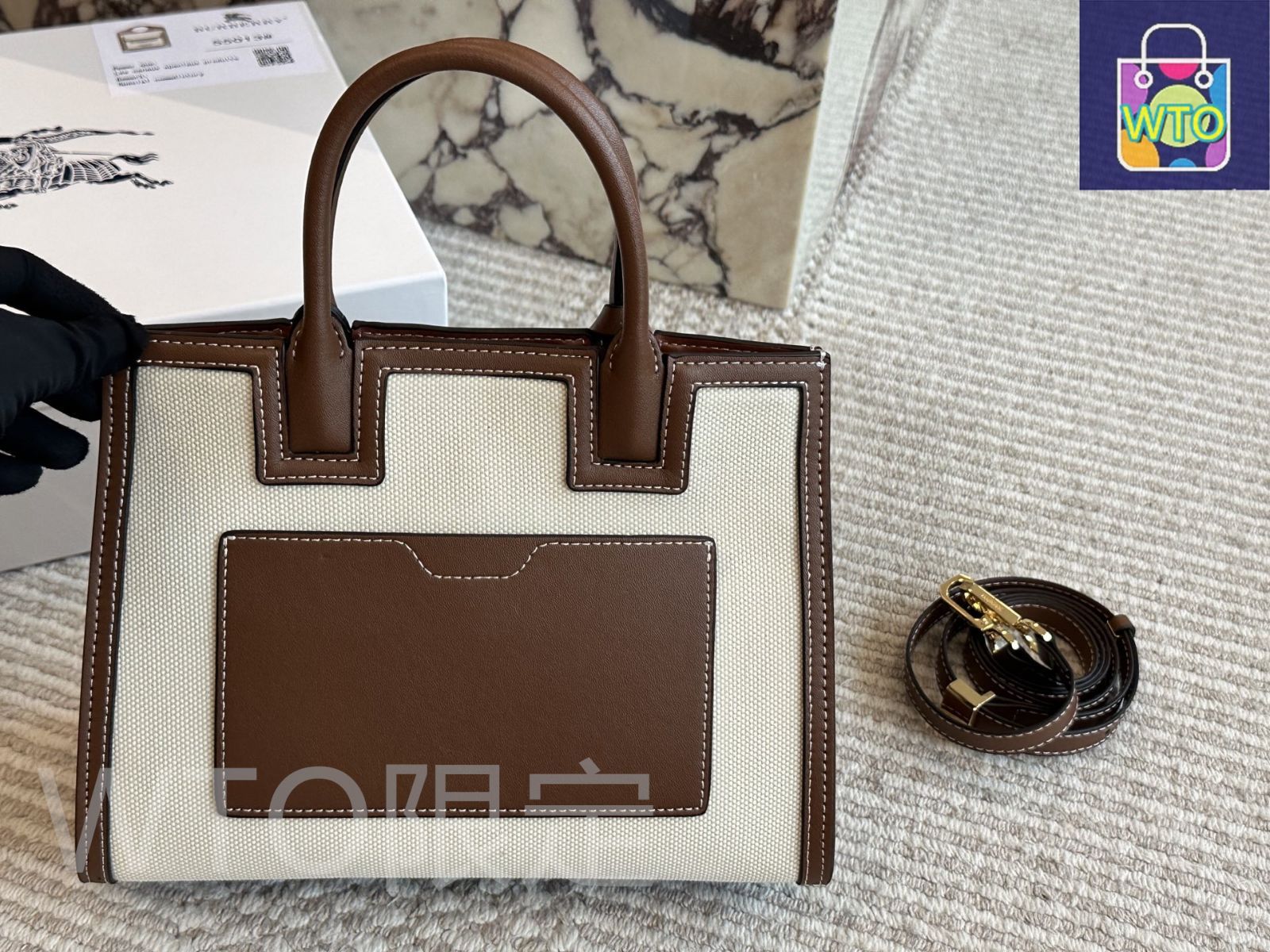 バーバリー　ハンドバッグ　ビンテージ BURBERRY バーバリー ハンドバッグ ブラック ロゴ レザー 型押し