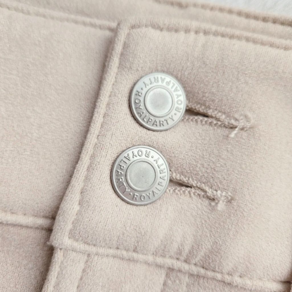 https://assets.mercari-shops-static.com/-/large/plain/Z29MS2JRBAvSQMG7uNQJq5.jpg@jpg