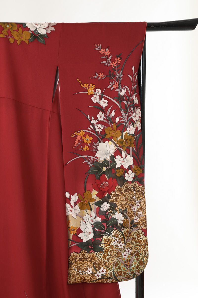 フォーマル衣装》販売 クラレナの 落款入り ワインレッド 花々 正絹 中  