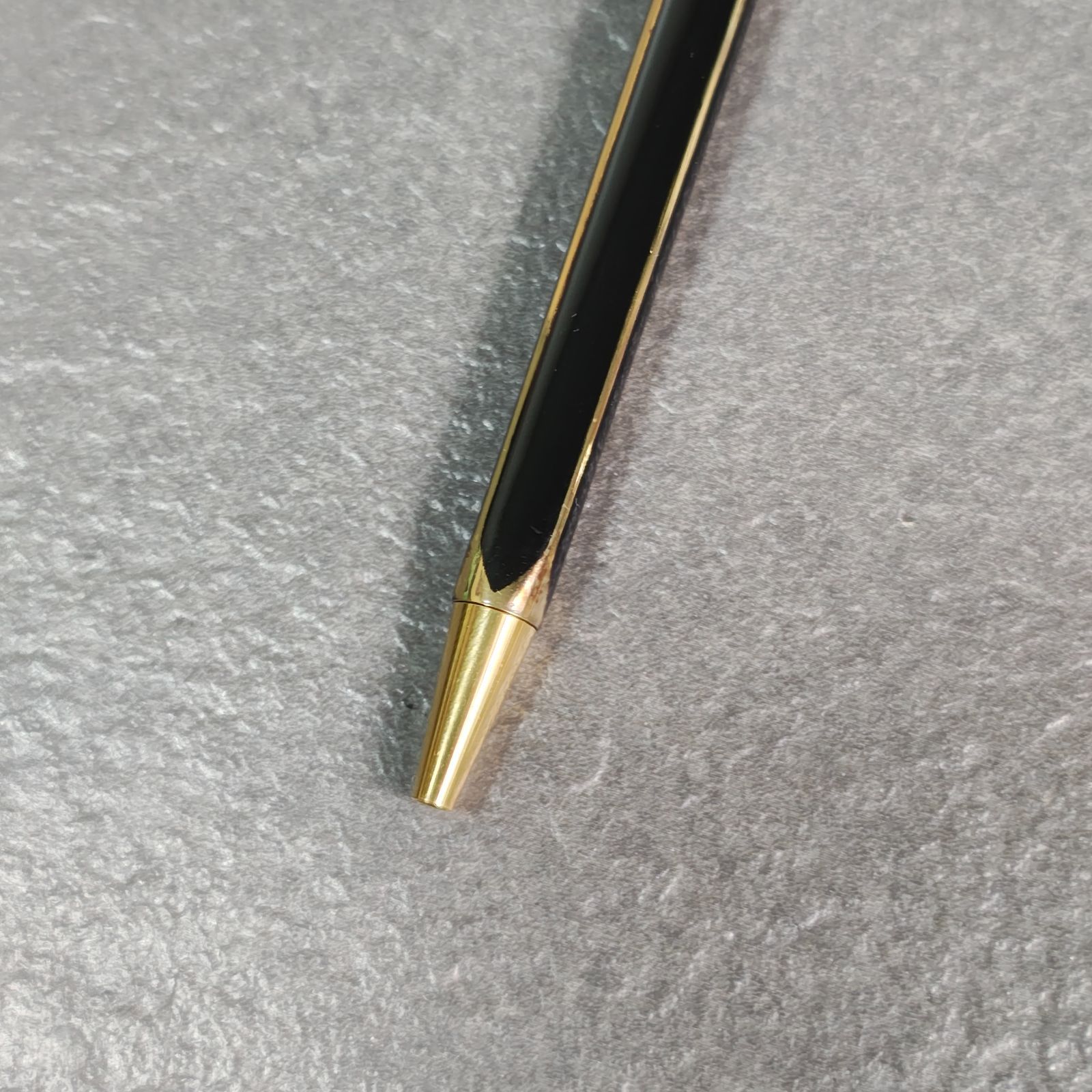 PILOT 絶版 quatro ボールペン ノック式 黒金 パイロット 日本製