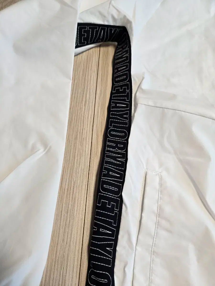 ウィンドブレーカー 100