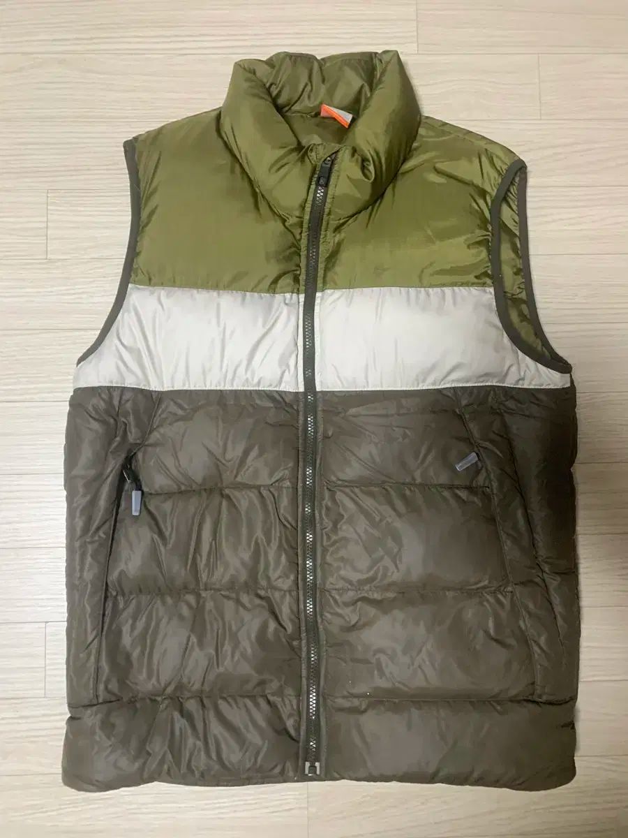 Nike(ナイキ） トリコロール ダウンベスト