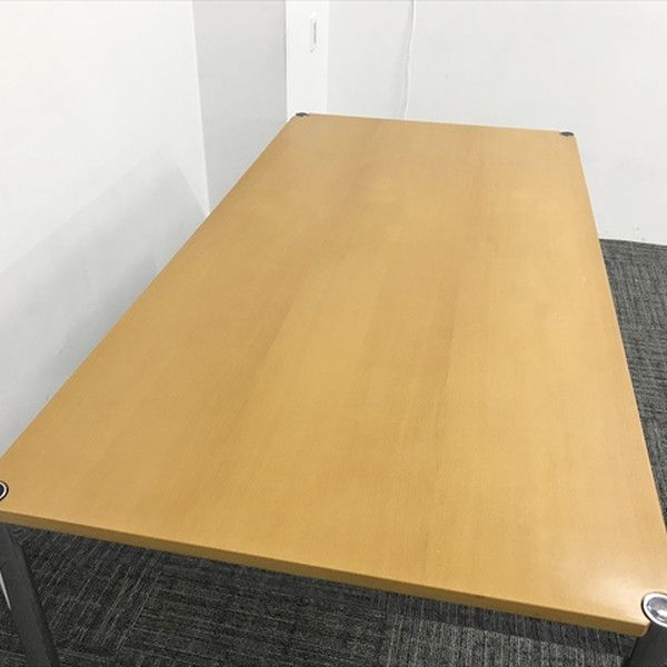 ミーティングテーブル