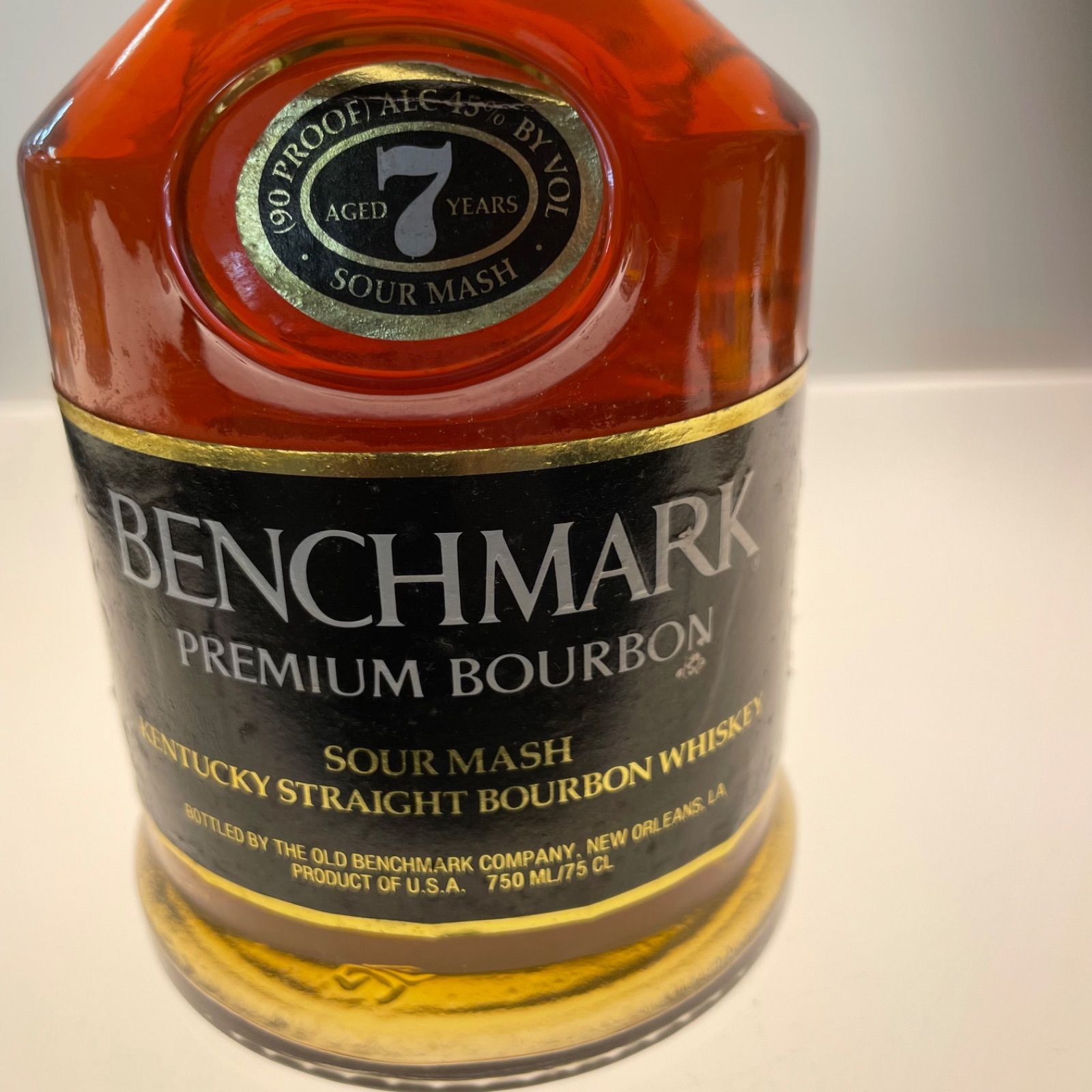 BENCHMARK PREMIUM BOURBON プレミアムバーボンウイスキー