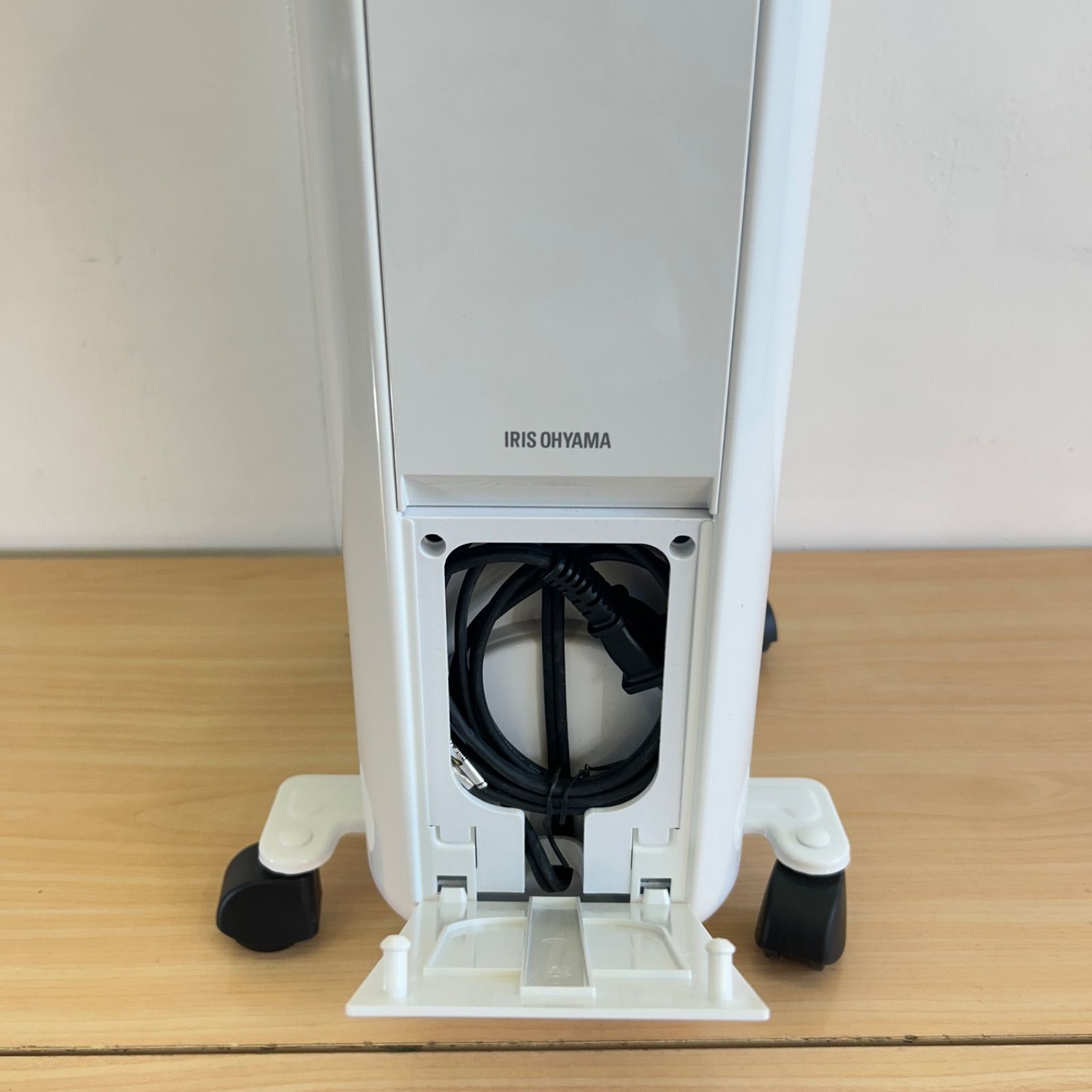 アイリスオーヤマ オイルヒーター 8畳 IWH2-1208M-W 【公式通販】