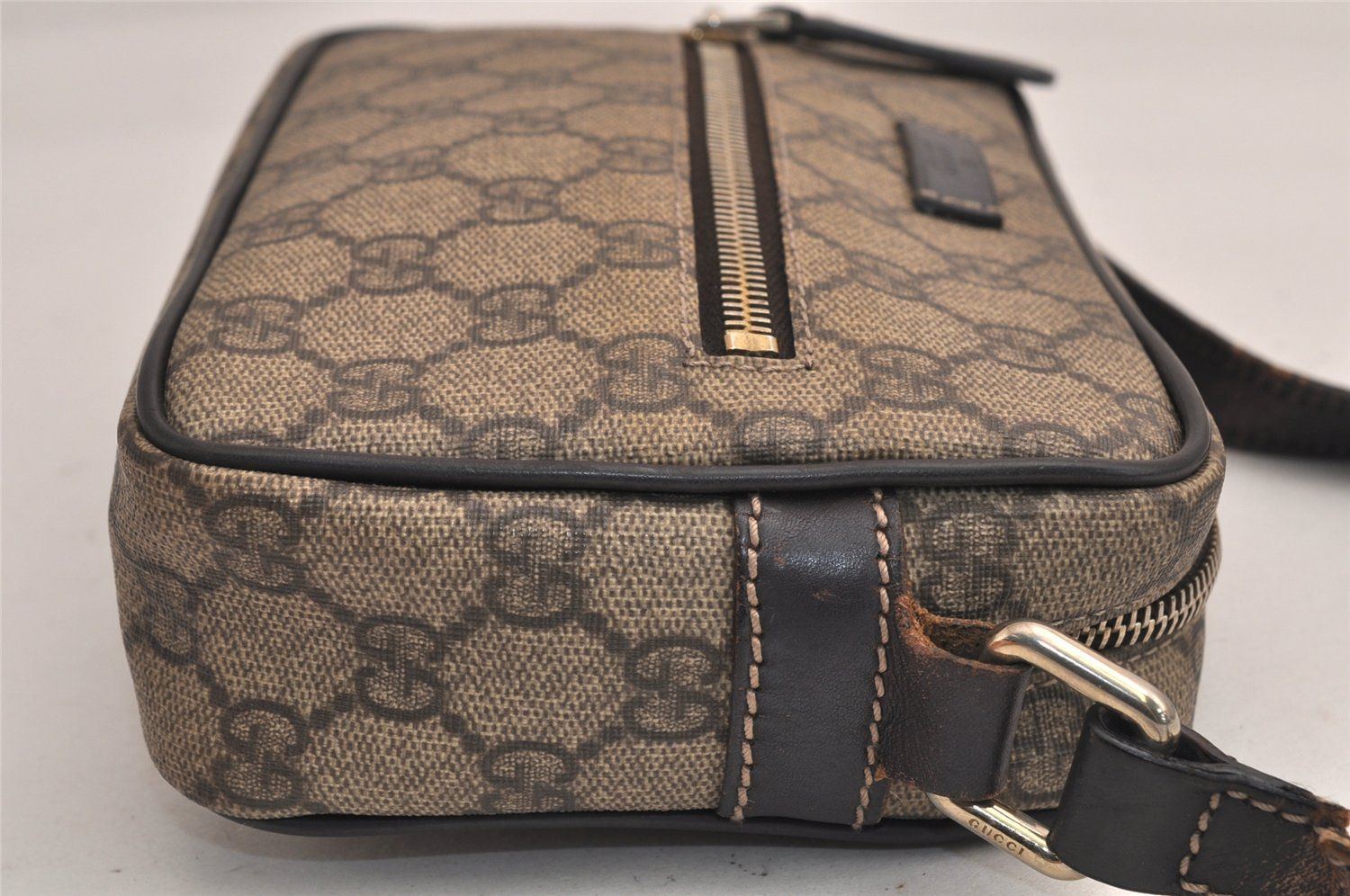 GUCCI グッチ ショルダークロスボディーバッグ GGピーブイシー レザー