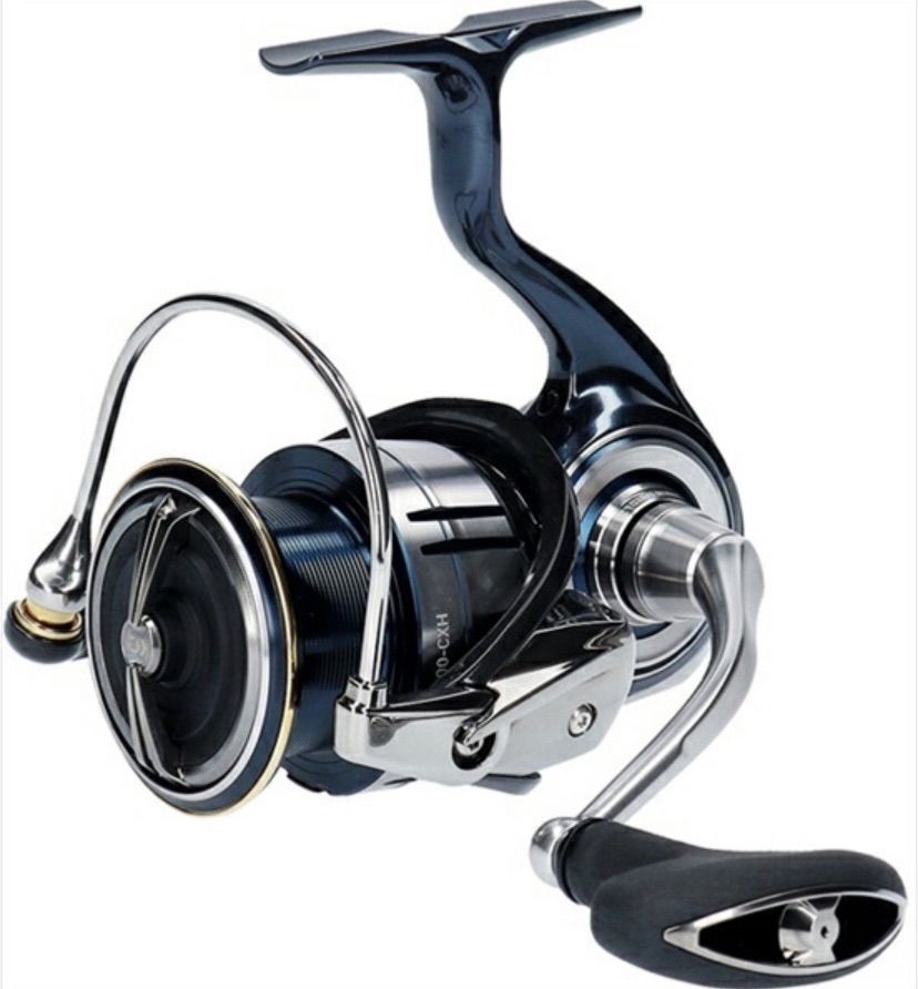 美品 DAIWA ダイワ セルテートLT5000D-CXH スピニングリール