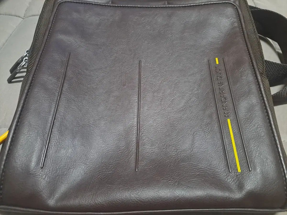 イタリア マンダリナダック クロスバック ショルダーバッグ KARIMZIABAT_FR