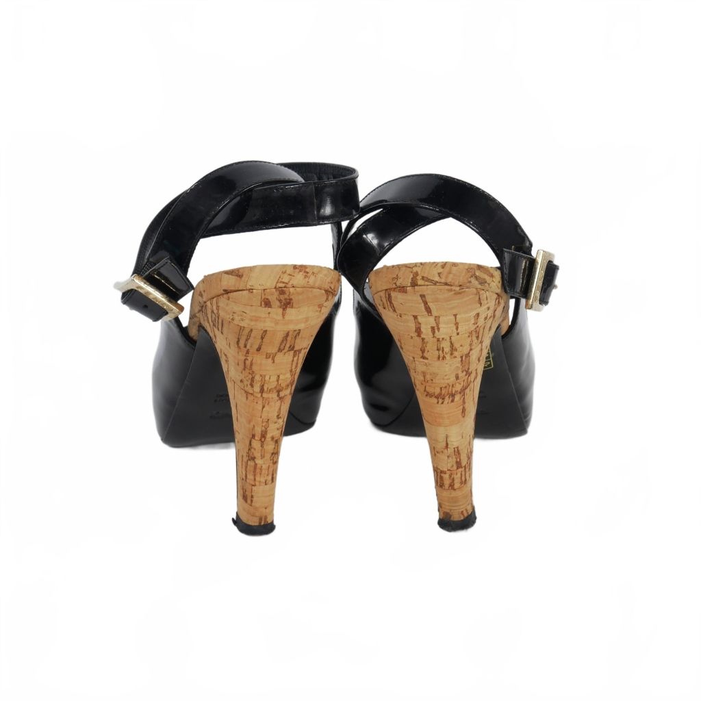 フェンディ FENDI SPUNTANA エナメル パンプス ヒール オープン