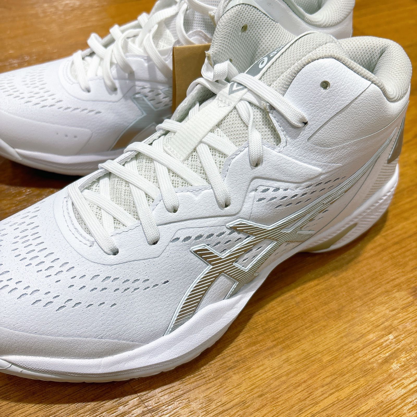 【極美品】asics ゲルフープV15 narrowホワイト 26.0㎝ 極美品】asics ゲルフープV15 narrowホワイト 26.0㎝ - メルカリ