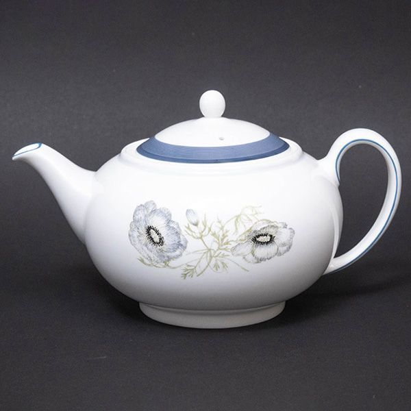 ウェッジウッドの「ドルフィンズ」シリーズプラスインタグリオ