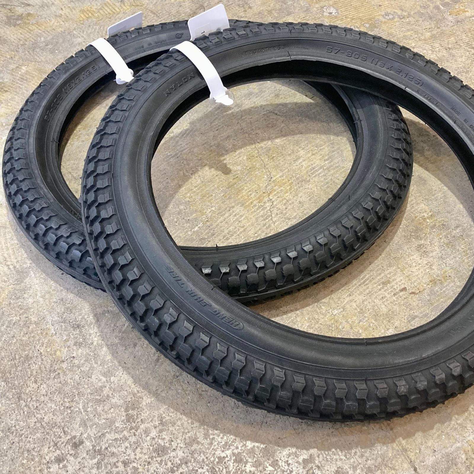 ※タグにメーカー明記なし【CST / チェンシンタイヤ】  自転車 タイヤ C727 2本セット 【新品】自転車用タイヤ