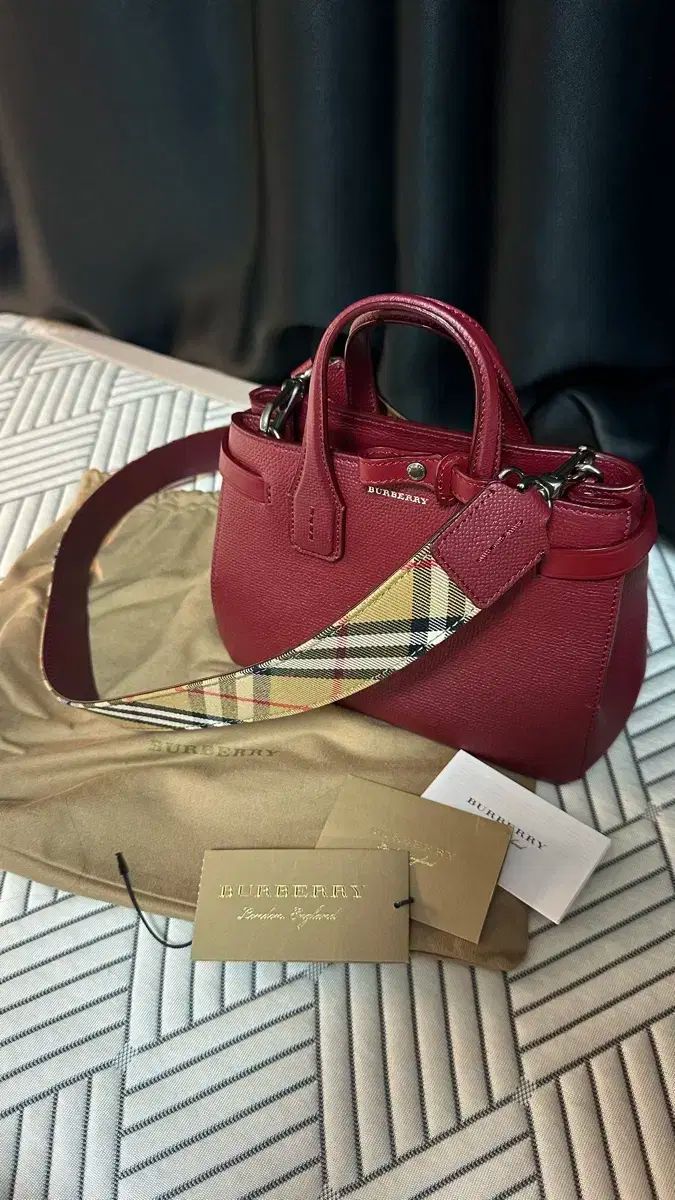 正規品 Burberry バーバリー バナーバッグ
