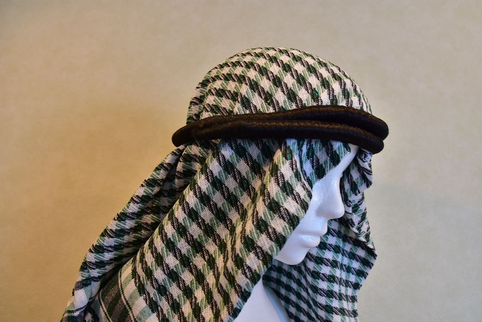 カフィーヤ（クーフィーヤ） アラブの頭巾 ターバン パレスチナ 白黒＋