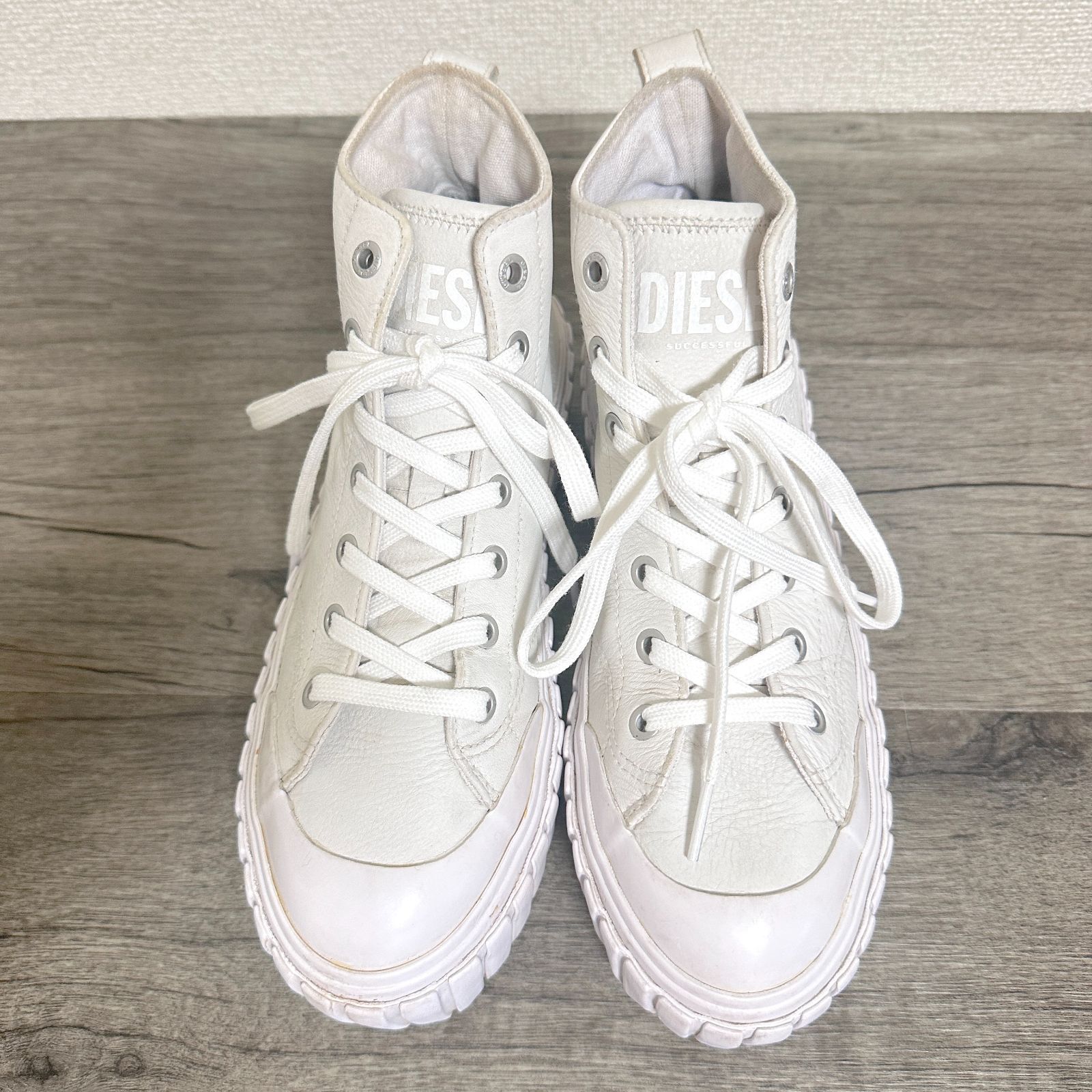 DIESEL S-HANAMI MID X ミッドカット レザー 厚底スニーカー DIESEL S-HANAMI MID X ミッドカット レザー 厚底スニーカー