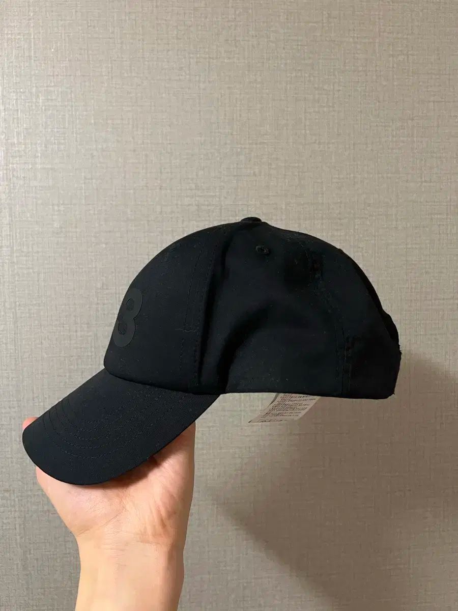 ブラック