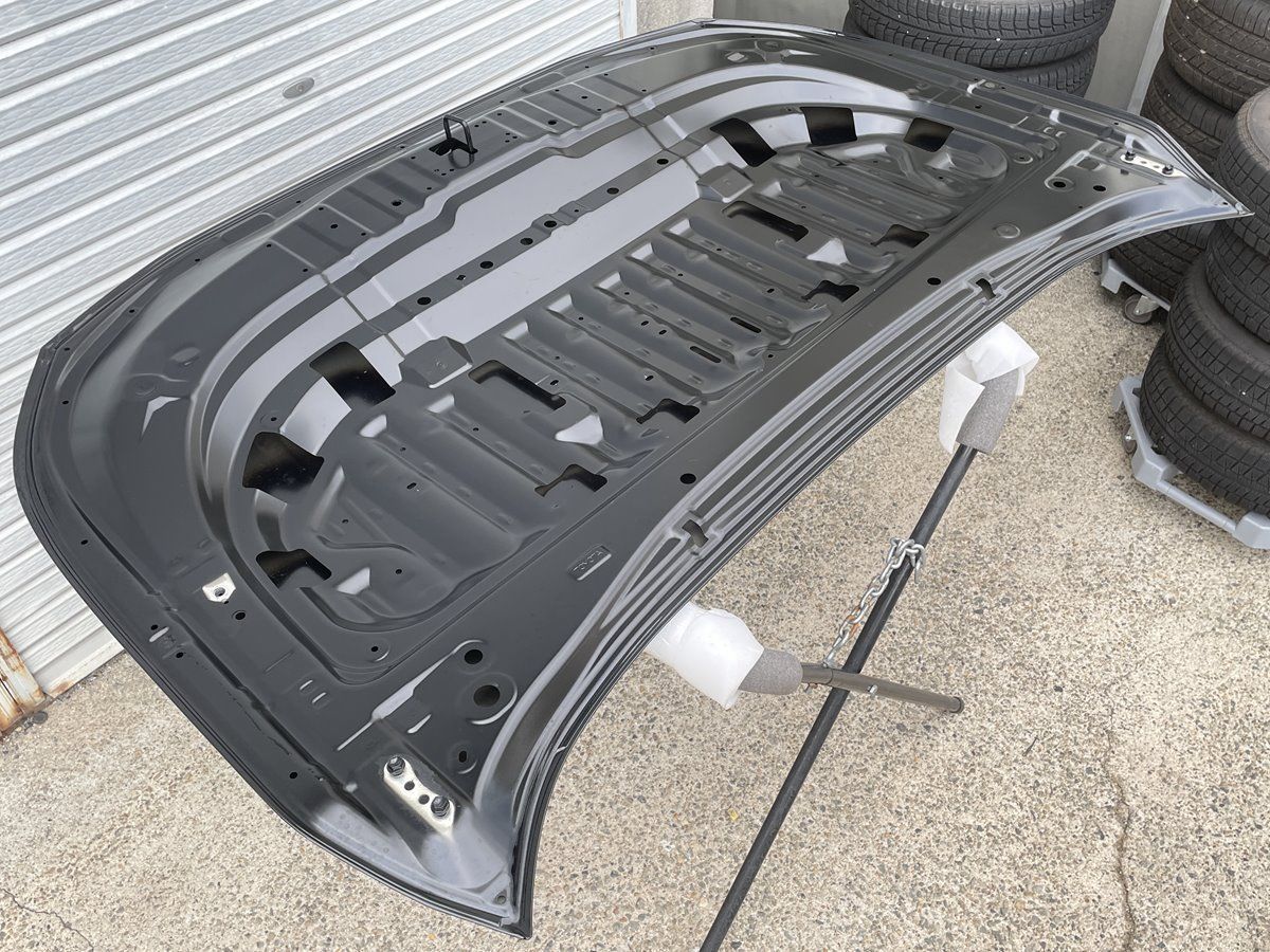 RAV4 【中古】50系RAV4 純正ボンネット 黒メタリック218アティチュード