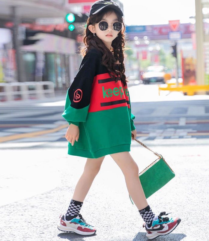 メルカリshops Kids 韓国子供服 オーバーサイズ ハイブランドライク カラートレーナー