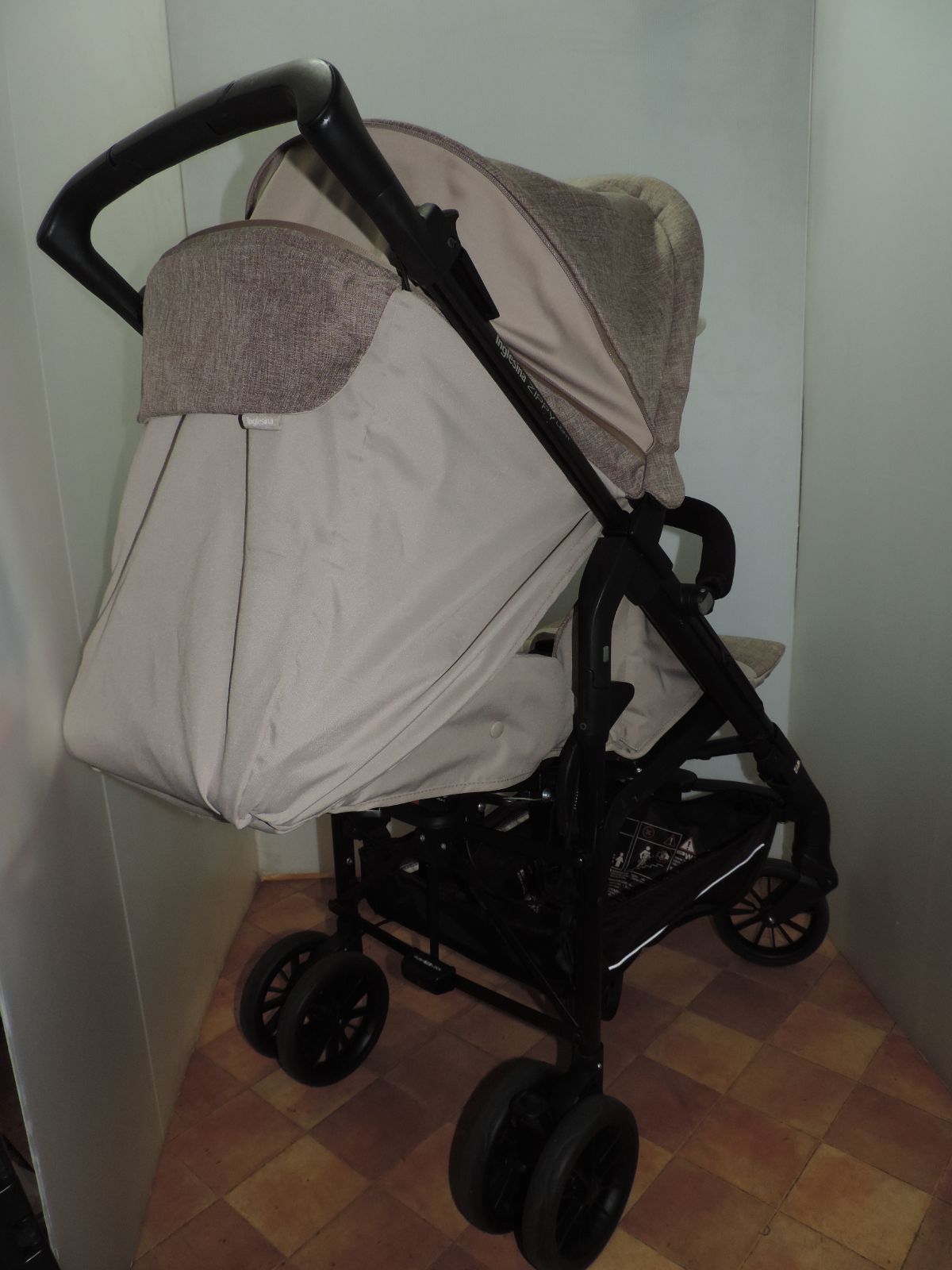 綺麗/イングリッシーナベビーカー/ジッピーライト/１～３６カ月/２０２２年購入 綺麗/イングリッシーナベビーカー/ジッピーライト/1～36カ月