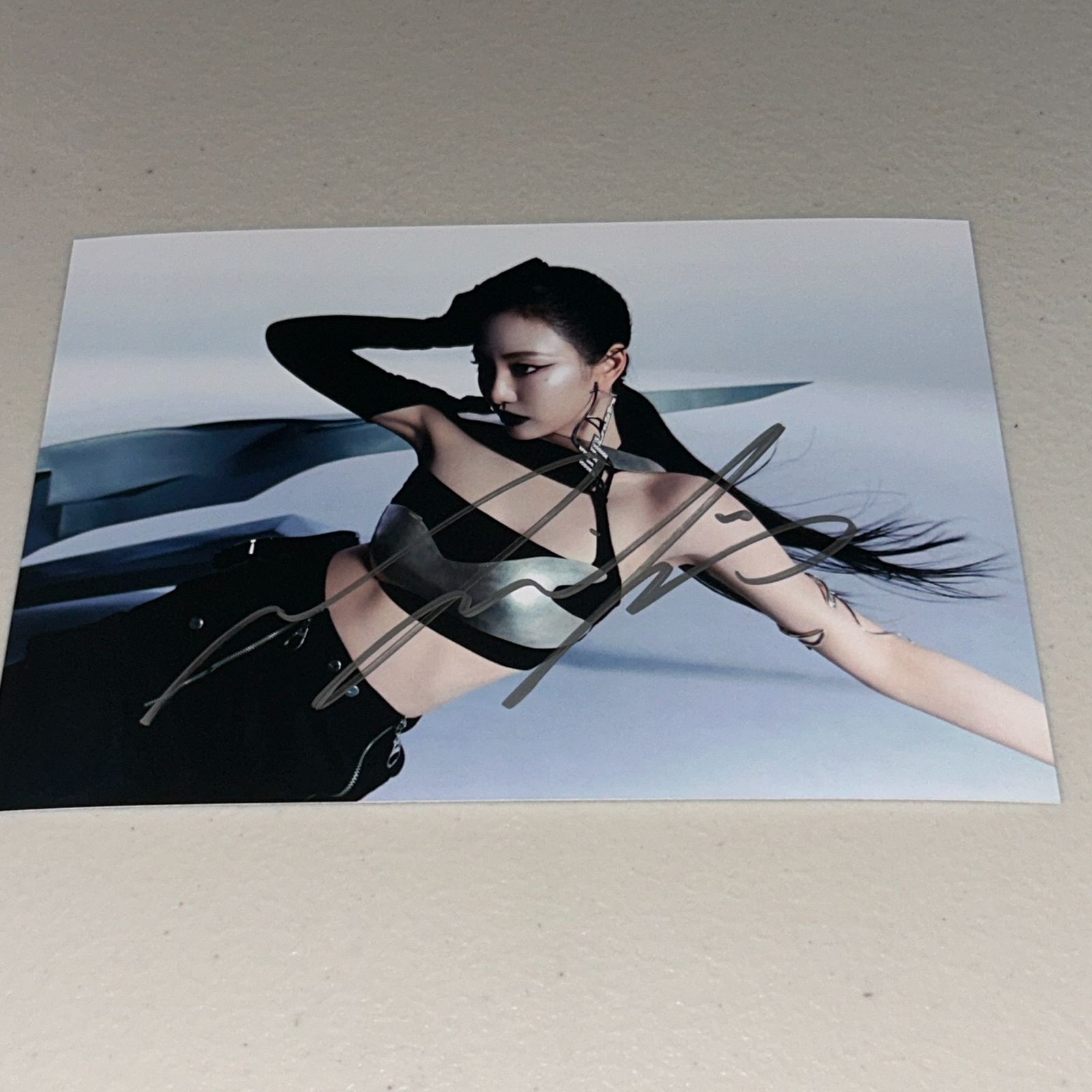 aespa 直筆サイン「Whiplash」スチール写真4枚 aespa 直筆サイン「Whiplash」スチール写真4枚 - メルカリ