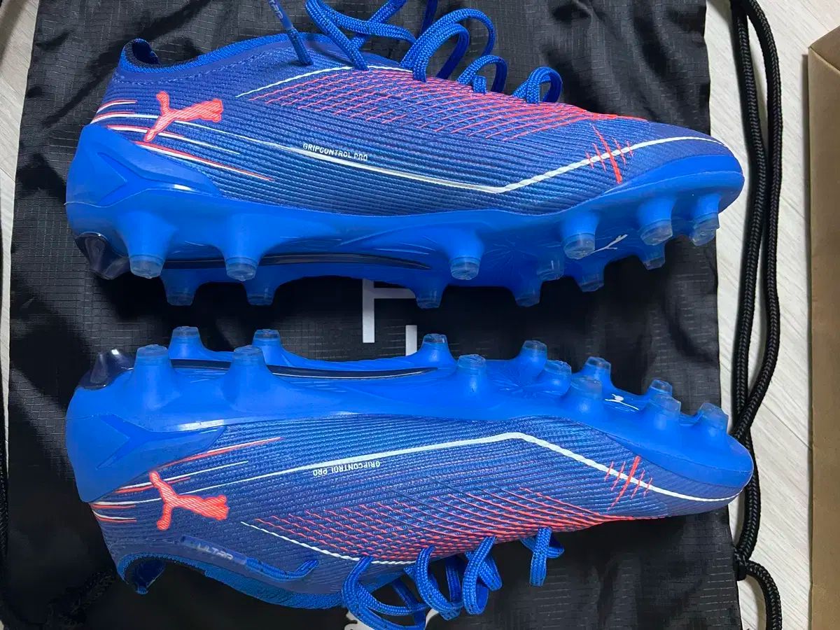 プーマ ウルトラ6