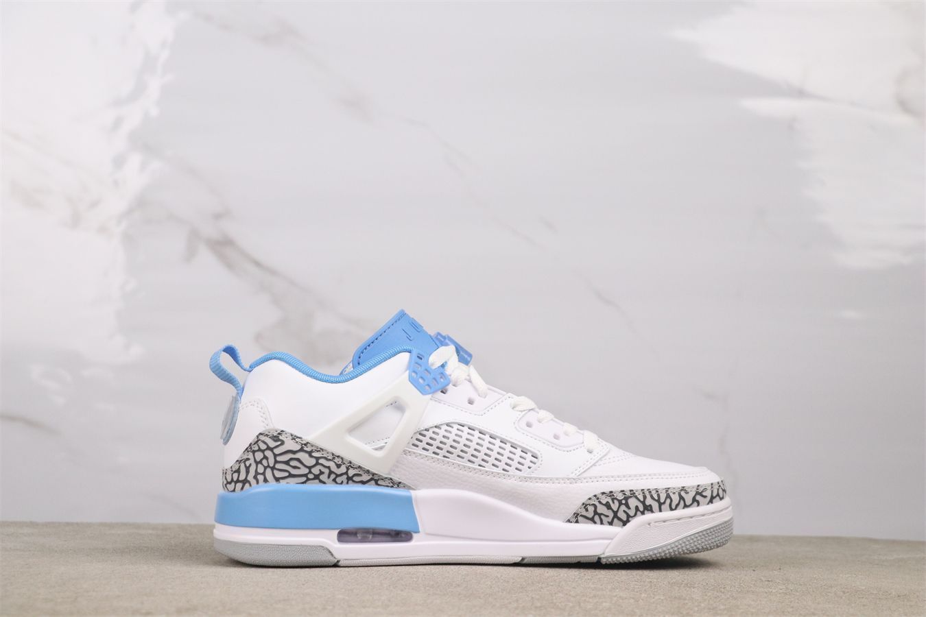 Nike エア スパイク シューズ ホワイト/ブルー 国内5月4日発売予定】 ナイキ ジョーダン スパイジーク ロー