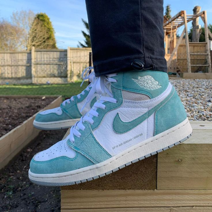 NIKE AIR JORDAN 1 HIGH OG ターボグリーン 27.5cm 新品未使用