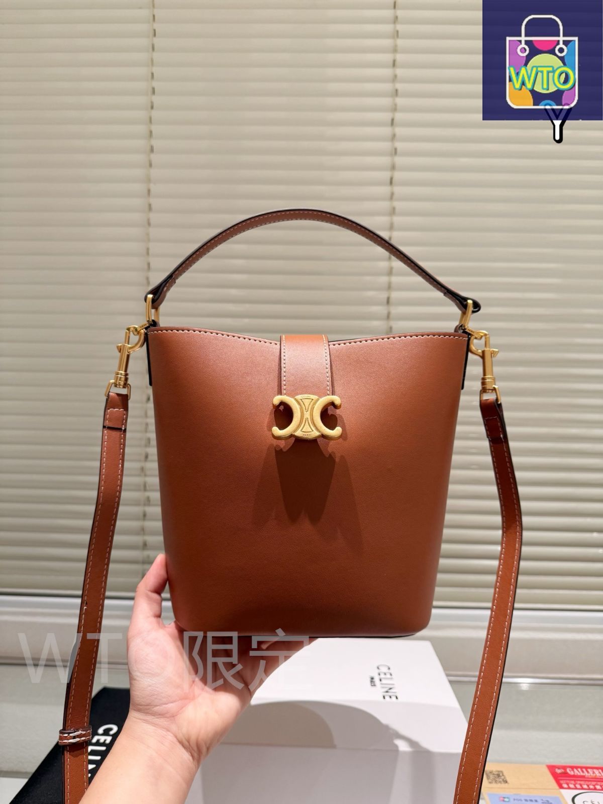CELINE☆24SS TRIOMPHE スモール バケットバッグ ☆Celine セリーヌ☆スモール バケット キュイル TRIOMPHE