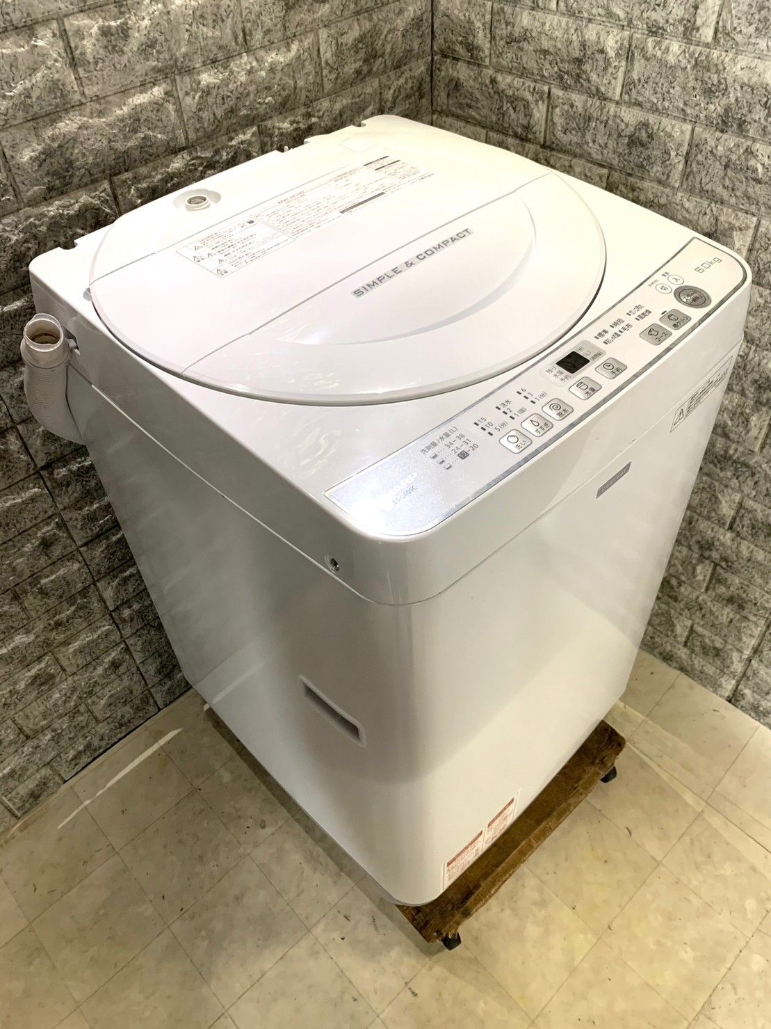送料無料☆3か月保証付き☆洗濯機☆2017年☆SHARP☆ES-G60SC-W☆S-42 