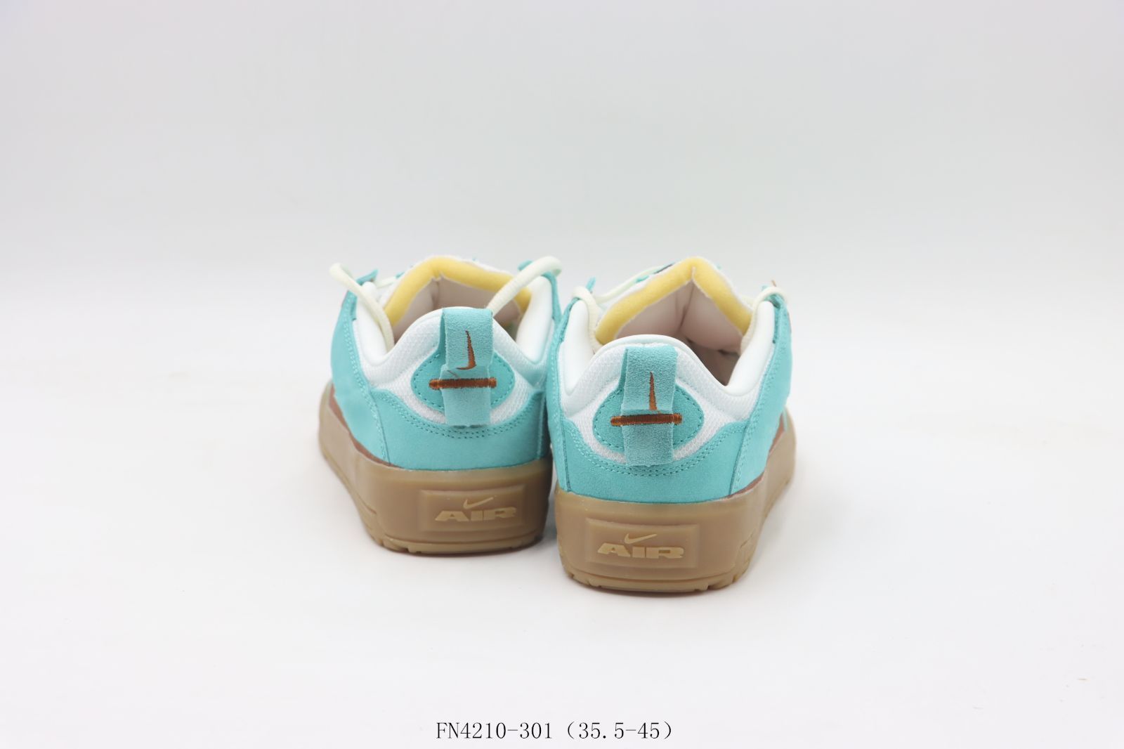 ホワイトブルーブラウン