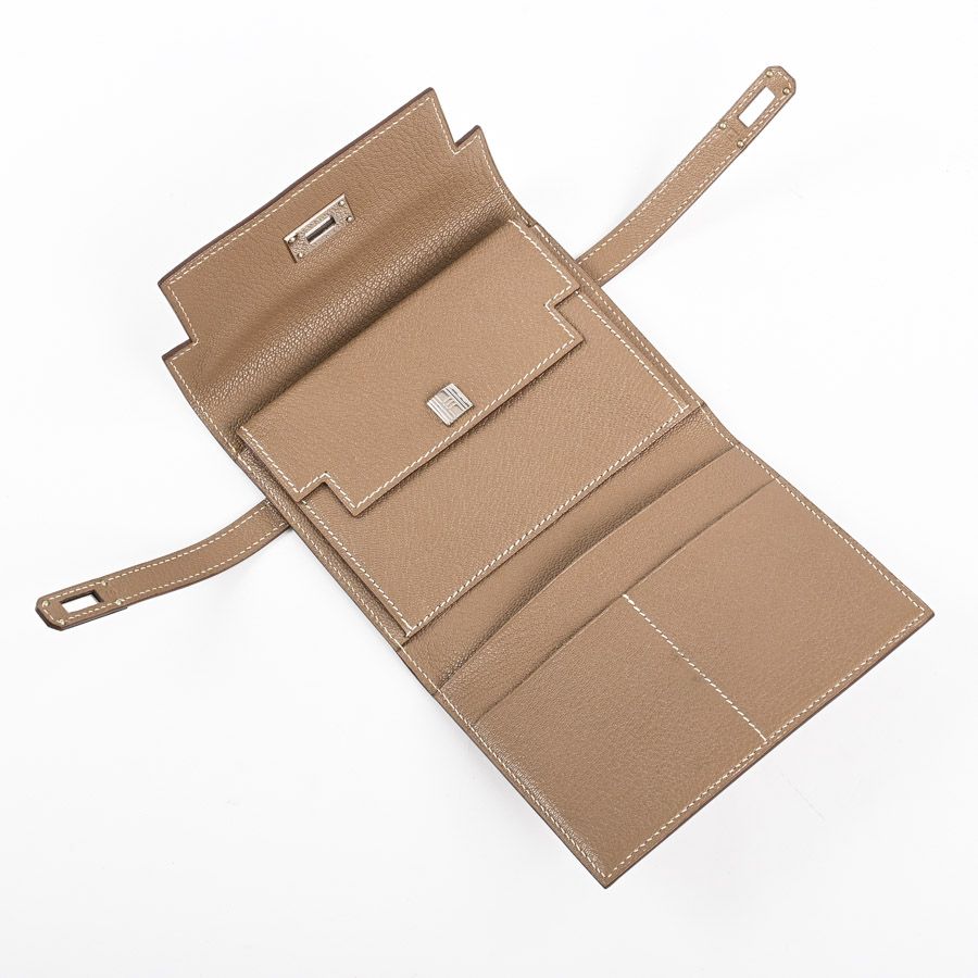 ミディアムウォレット