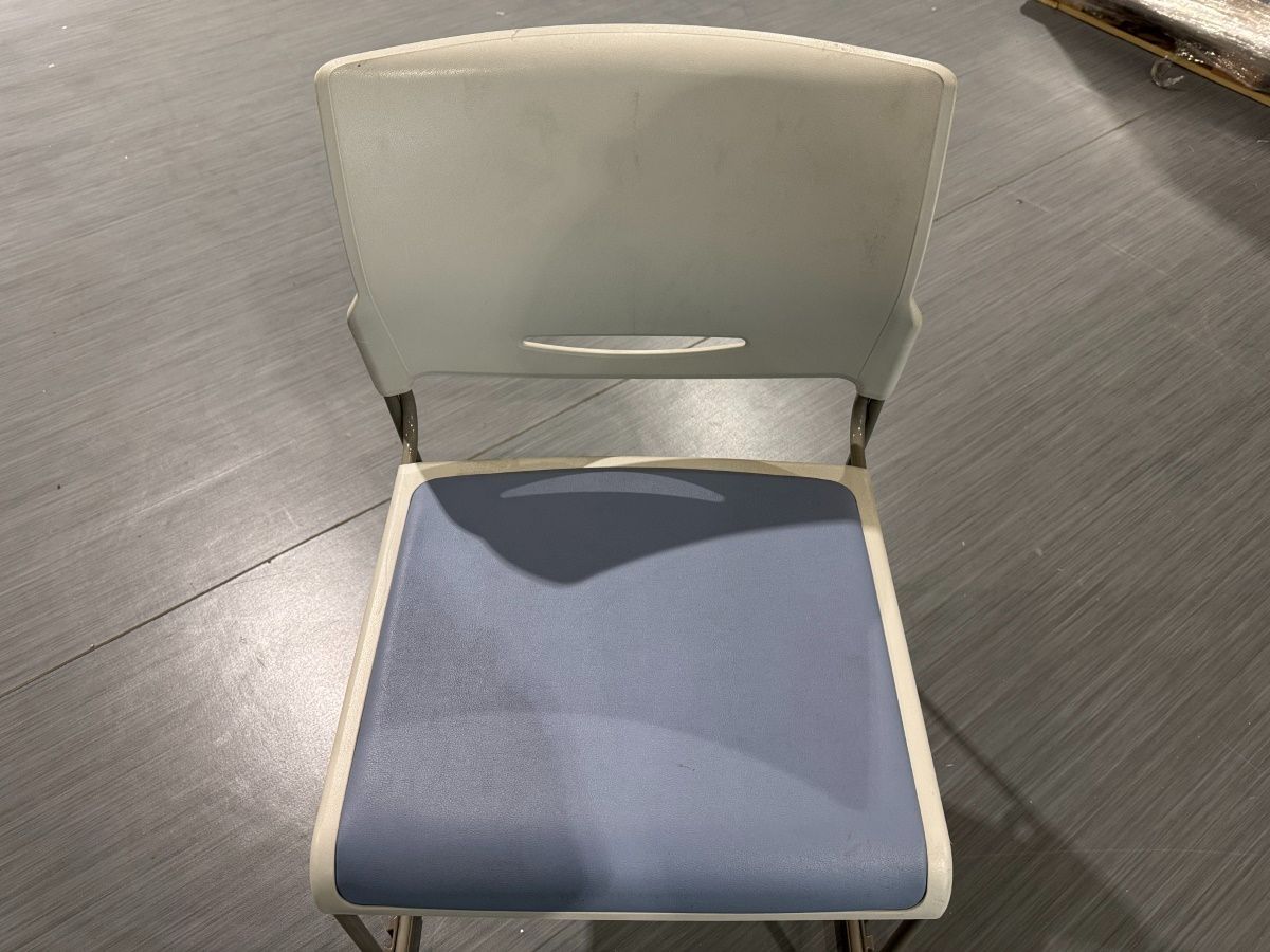 中古】イス40脚セット まとめ売り ミーティングチェア・多目的チェア 