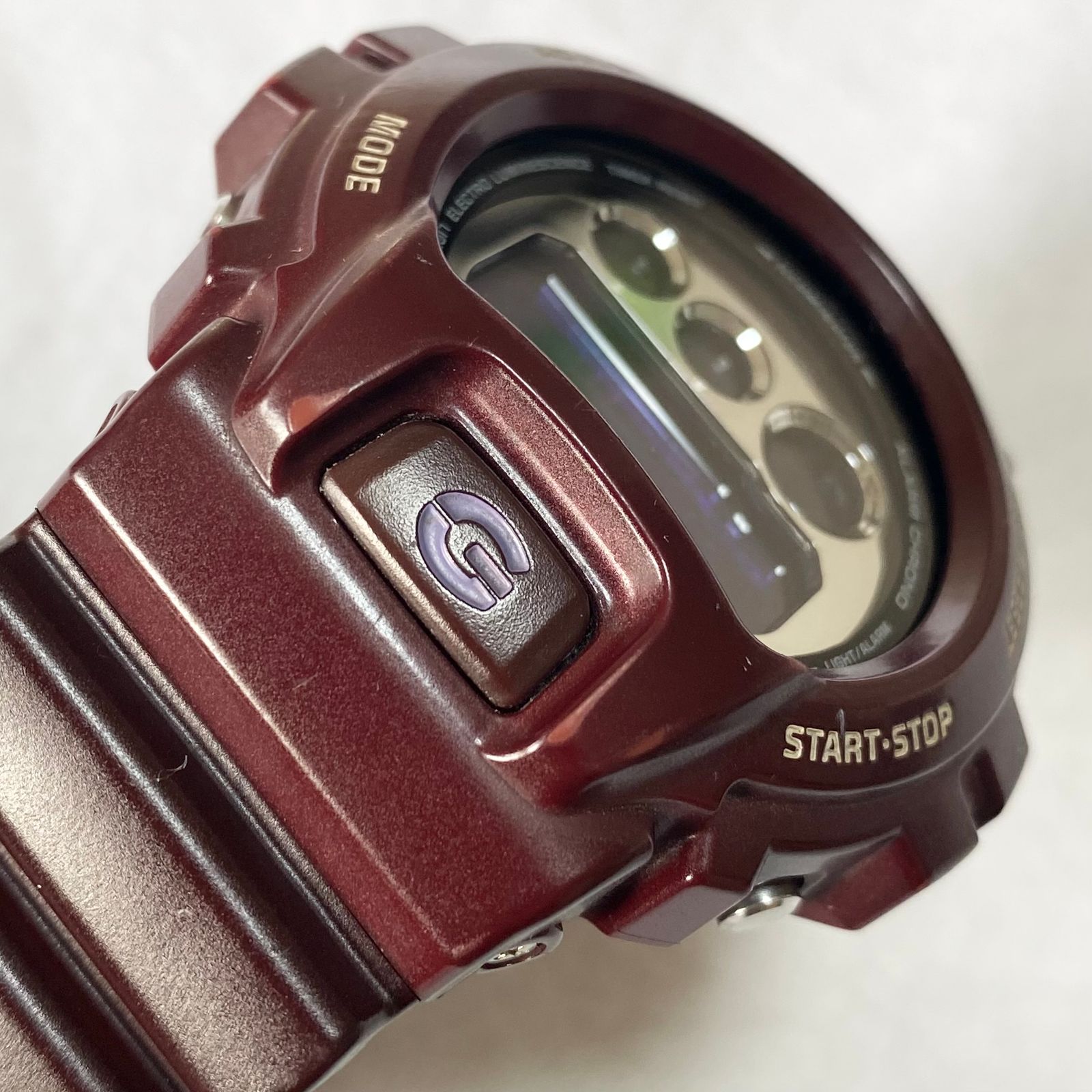 稀少✨ G-SHOCKは クレイジーカラー ボルドー DW-6900SB 三つ目