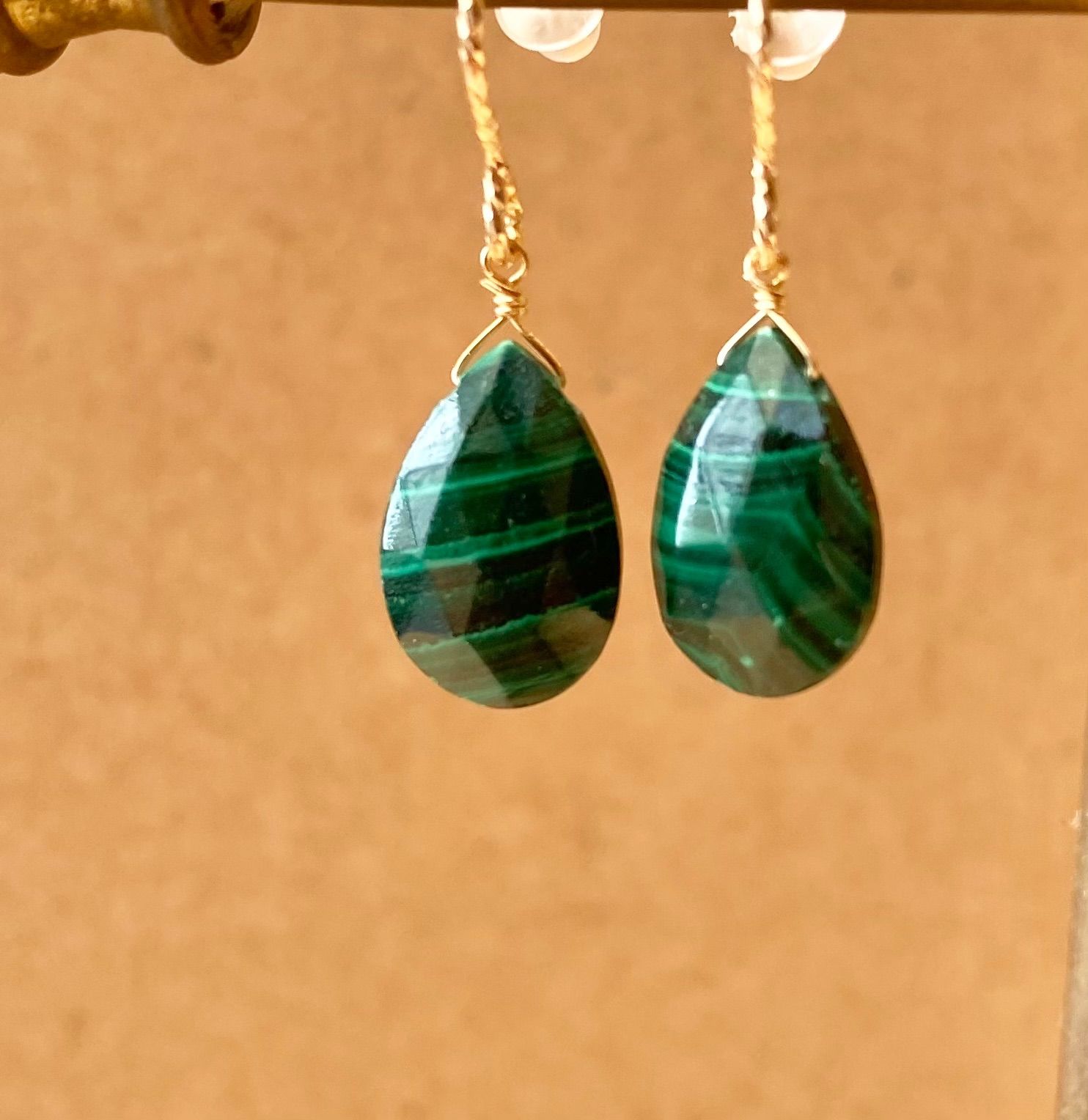 天然石 14kgf マラカイト② ペアシェイプ ファセット ピアス  