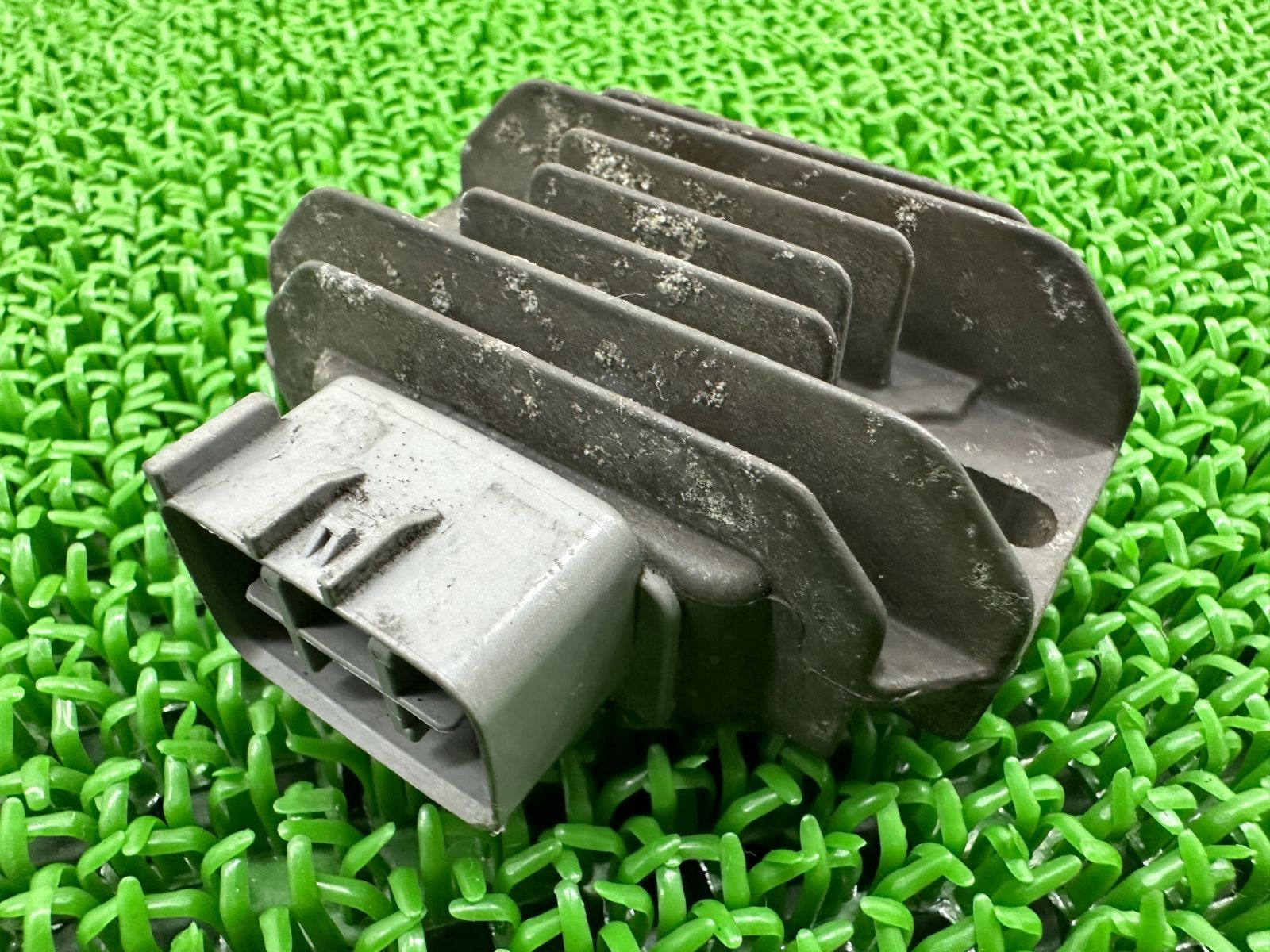 Dトラッカー125 レギュレター スズキ 純正 中古 バイク 部品 LX125D