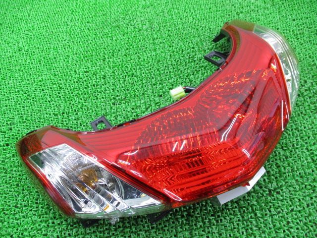 マジェスティ テールランプ 107-0106 ヤマハ 純正 中古 バイク 部品 割れ欠け無し そのまま使える SG20J 車検 Genuine