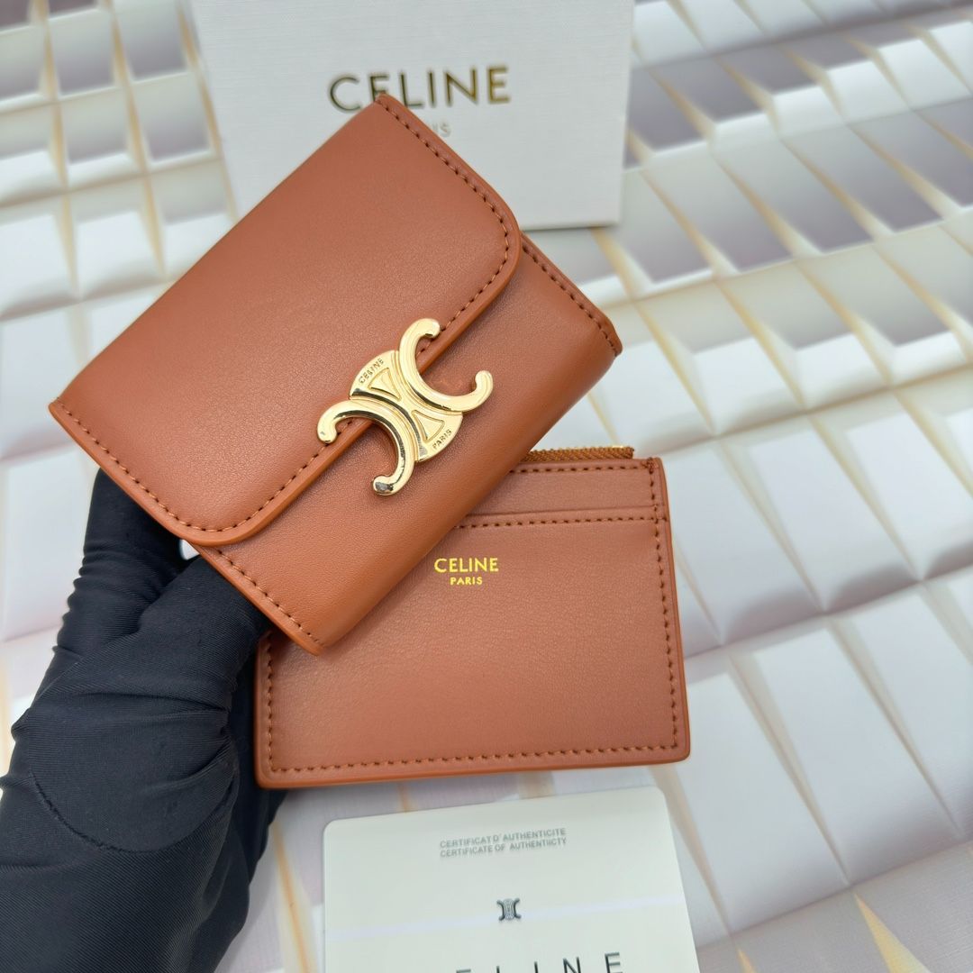 新品未使用】セリーヌ（Celine）ブラウンレザー三つ折り財布 - メルカリ