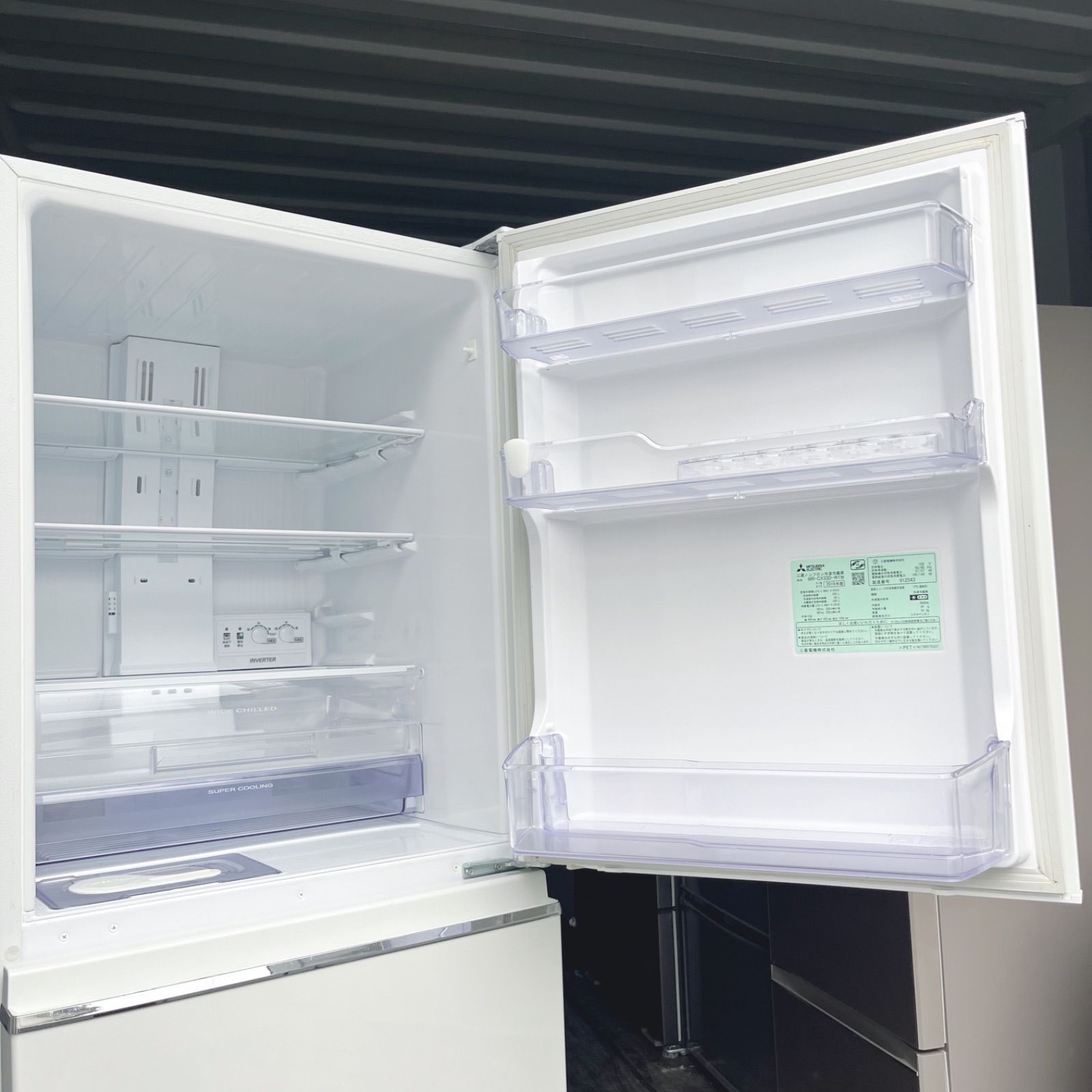 52取付無料！三菱自動製氷機搭載！高性能おしゃれホワイト3ドア