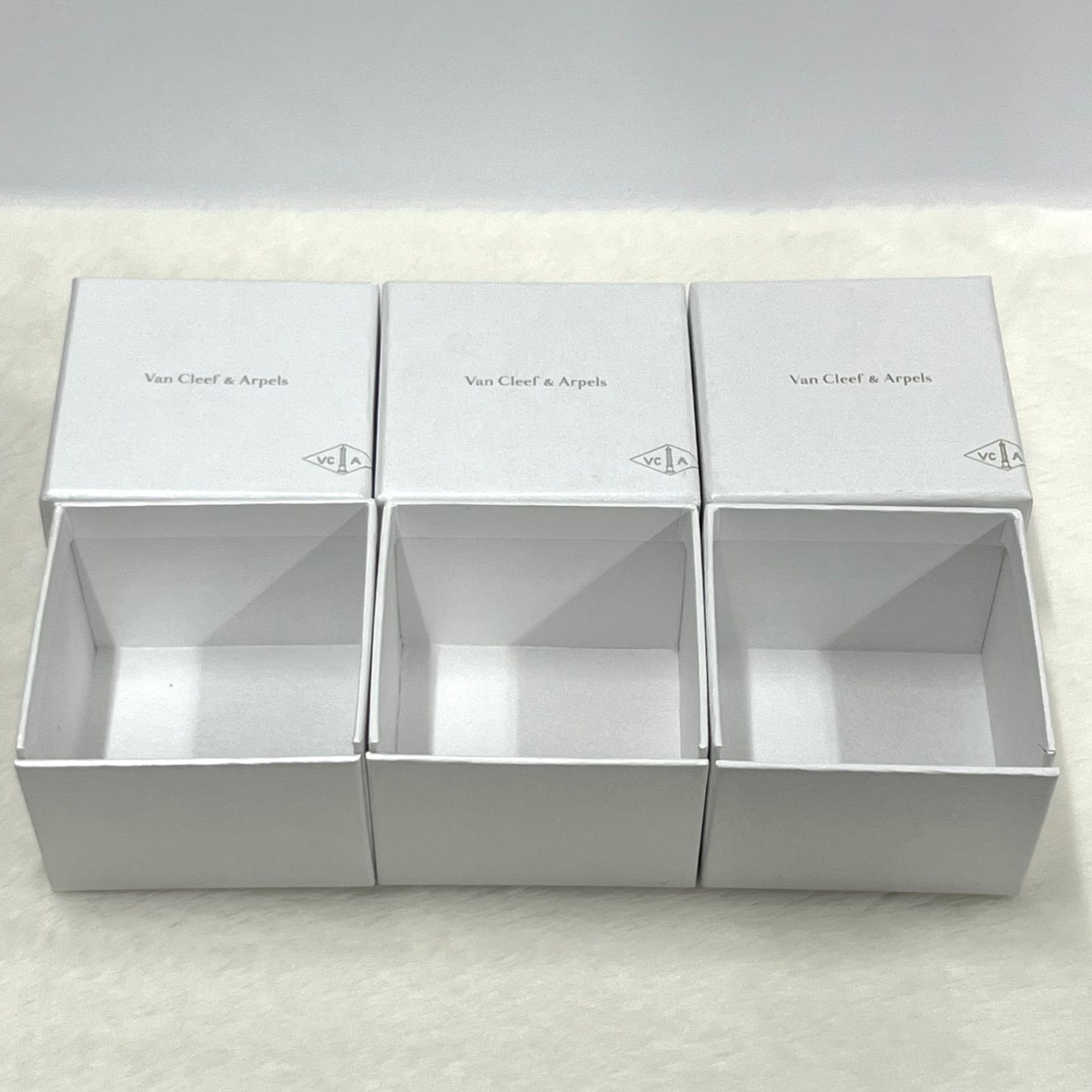 空箱3セット】ヴァンクリ ピアス 空箱 ケース - メルカリ