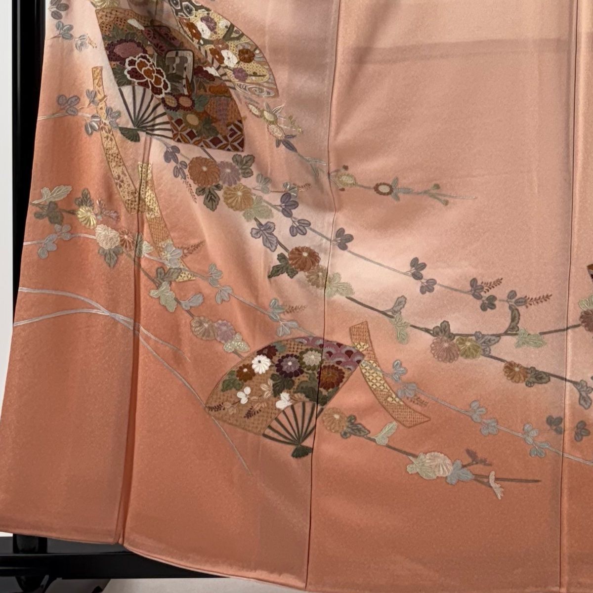 訪問着 身丈163cm 裄丈67cm M 袷 扇 御所車 刺繍 金糸 サーモンピンク 正絹 秀品 一つ紋