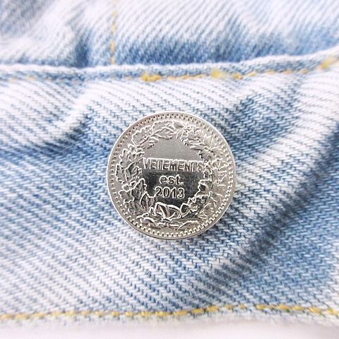 VETEMENTS / 24SS/DENIM JACKET/エンボスロゴ/Gジャン/デニムジャケット/L/IDG/UE64JA390N// ヴェトモン VETEMENT 美品 24ss LOGO DENIM JACKET デニムジャケット G
