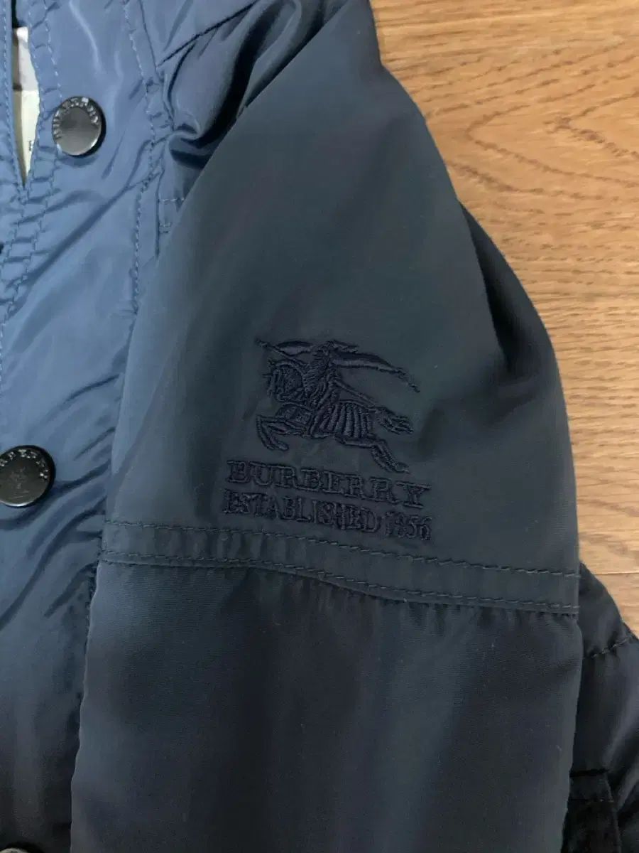 ウィンドブレーカー