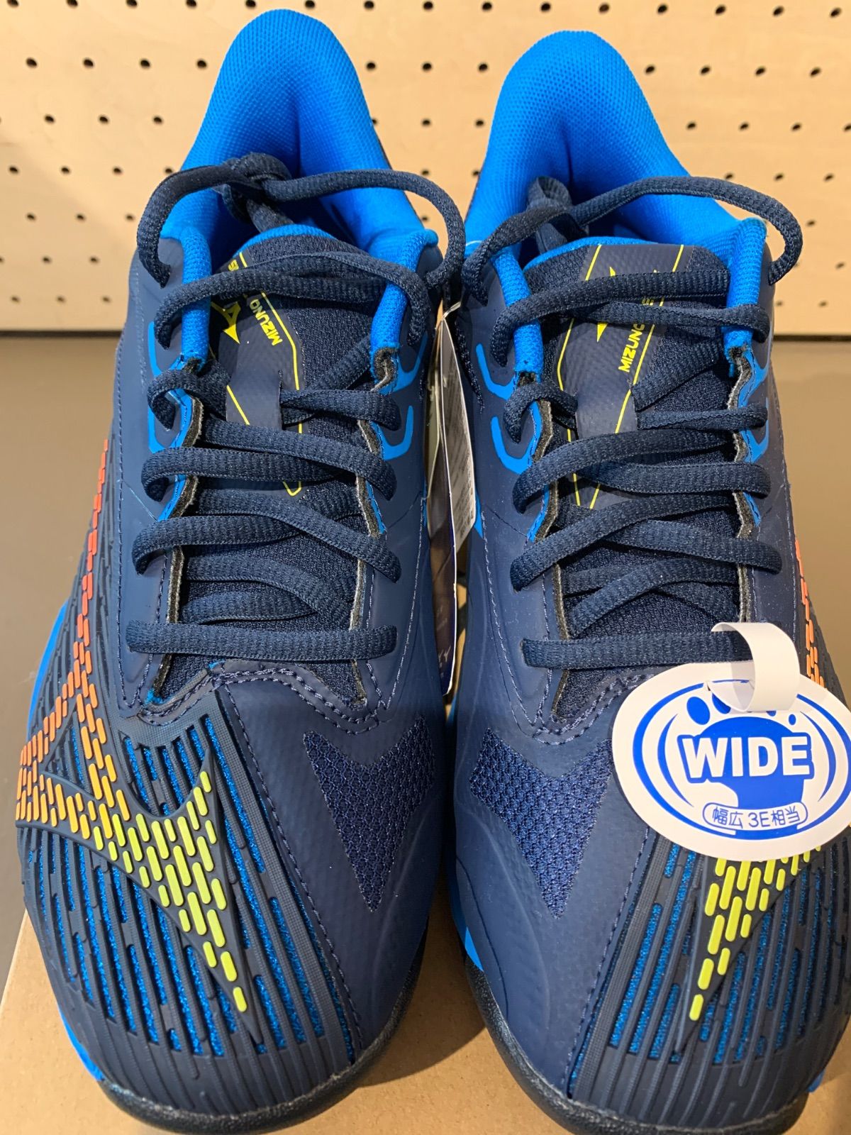 ミズノワイドテニスシューズ