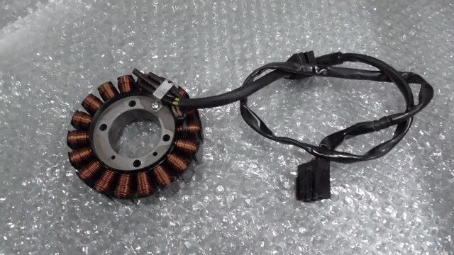 CB400SF VTEC REVO NC42-1010xxx の ジェネレーター 1760582893