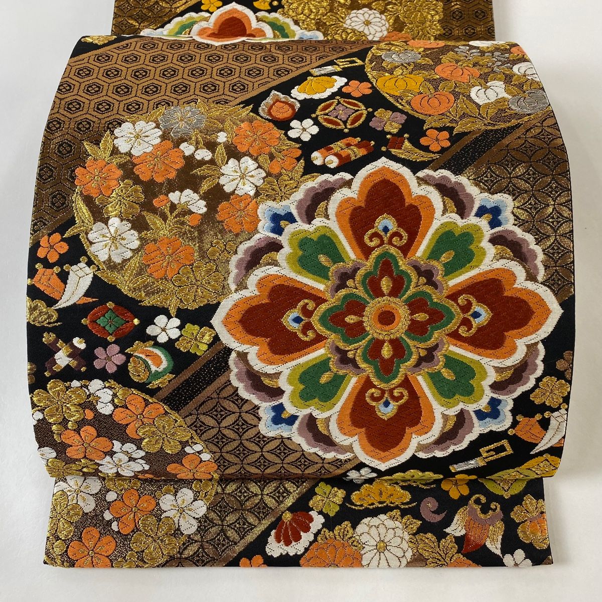 袋帯 美品 秀品 華文 花丸文 箔 金銀糸 黒 六通 正絹 【中古