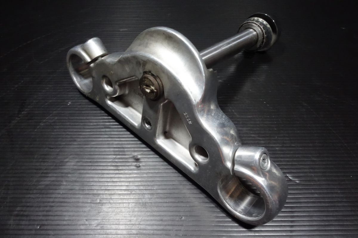 アンダーブラケット