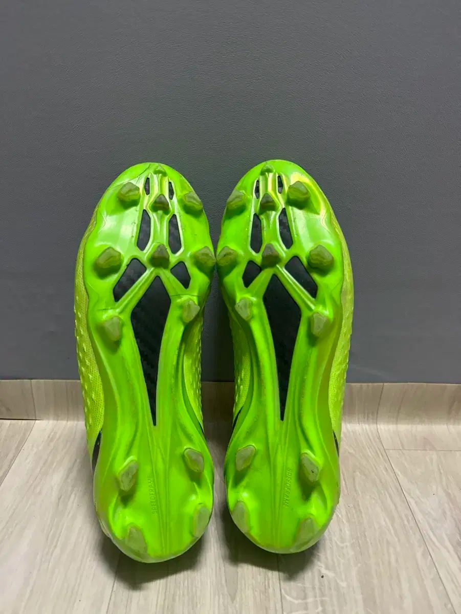 adidas アディダス