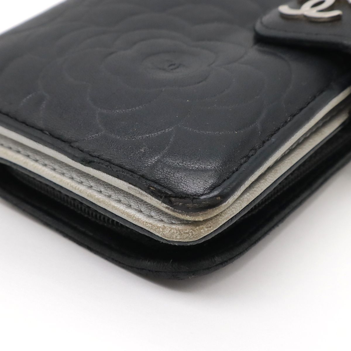 CHANEL フラワーエンボス 二つ折り財布 ブラック CHANEL シャネル カメリア エンボス ココマーク 2つ折財布 二