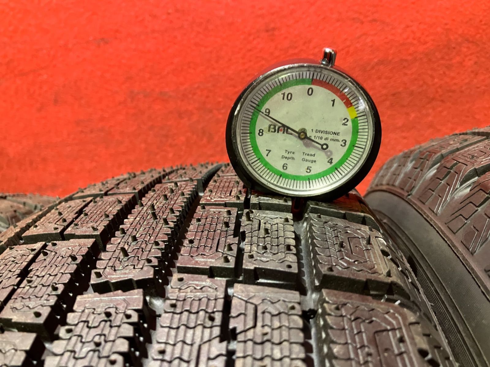 スタッドレスタイヤ